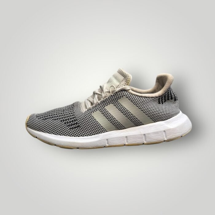 ADIDAS SWIFT RUN - Image 1