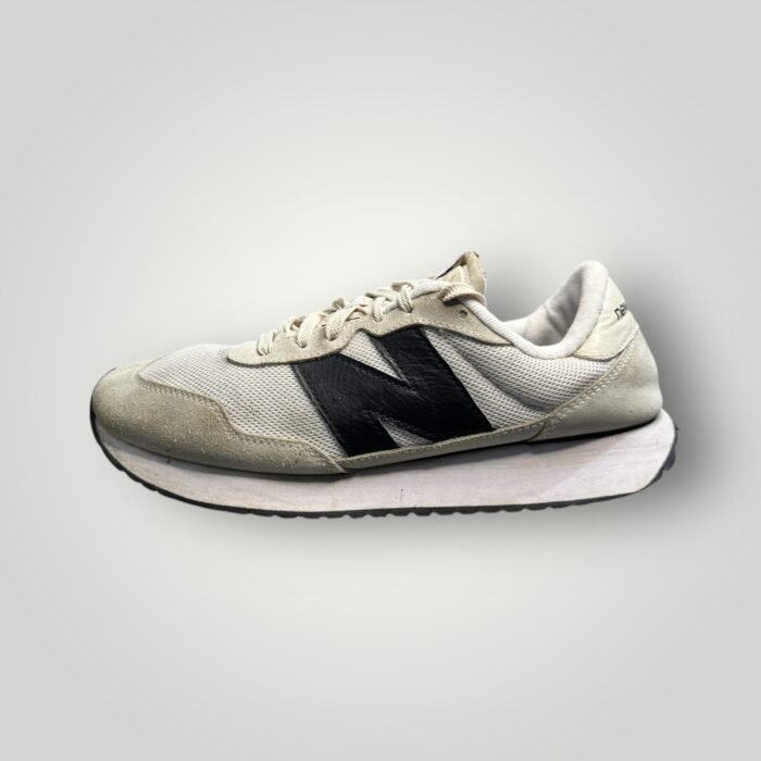 NEW BALANCE 237 BEIGE - Image 1